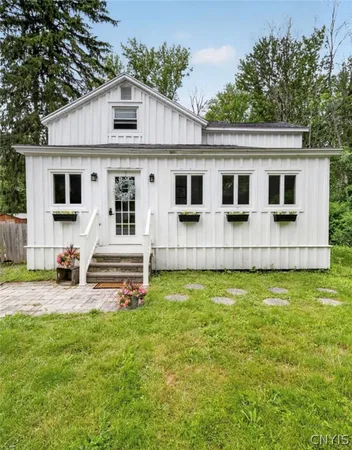 $3,000 | 3859 State Street, Skaneateles, NY 13152