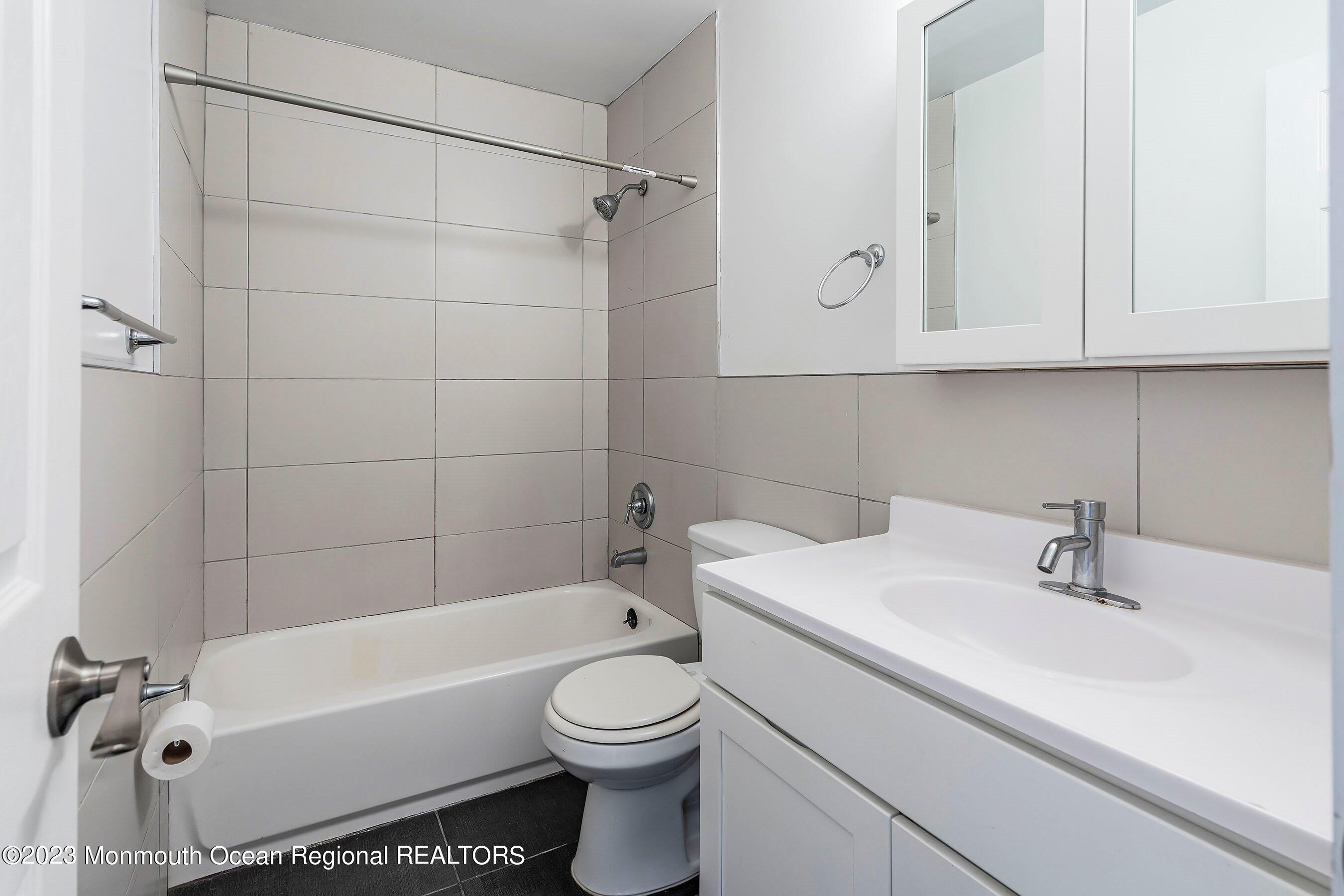17 Creek Road, Unit 365 Brick, NJ 08724 - Photo 19 of 22 19-Bath 2
