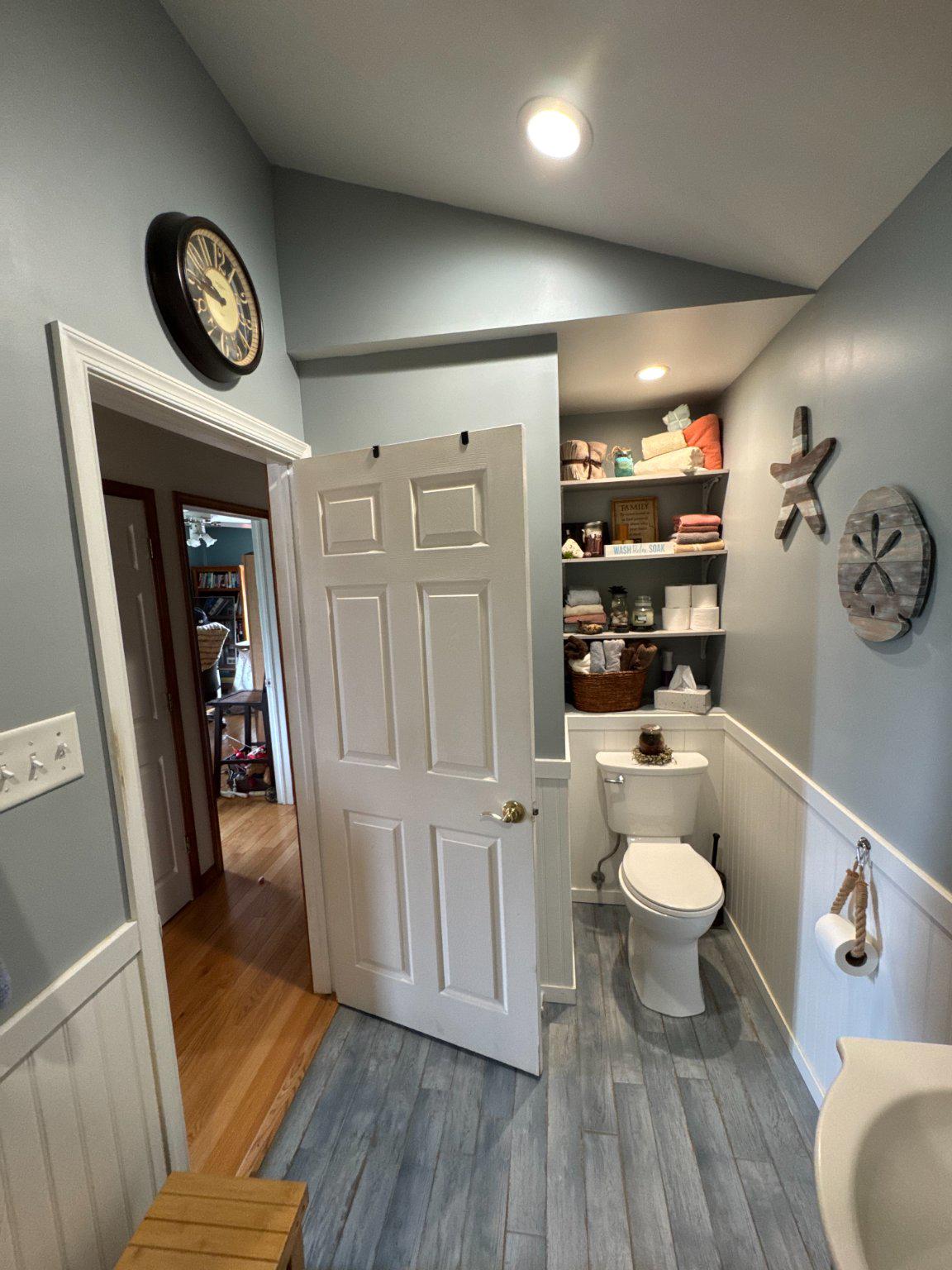 74 Sinnickson Landing Road Salem, NJ 08079 - Photo 19 of 51 a bathroom with a sink a toilet and a bathtub