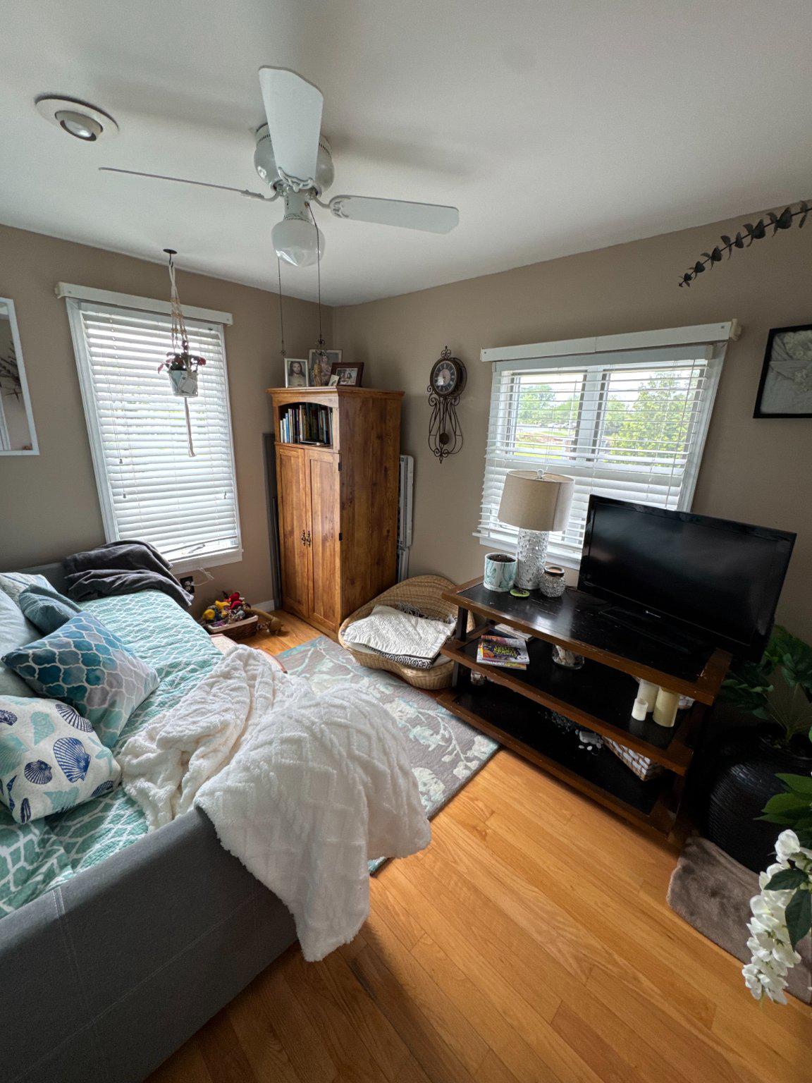 74 Sinnickson Landing Road Salem, NJ 08079 - Photo 21 of 51 a bedroom that has a bed and a television
