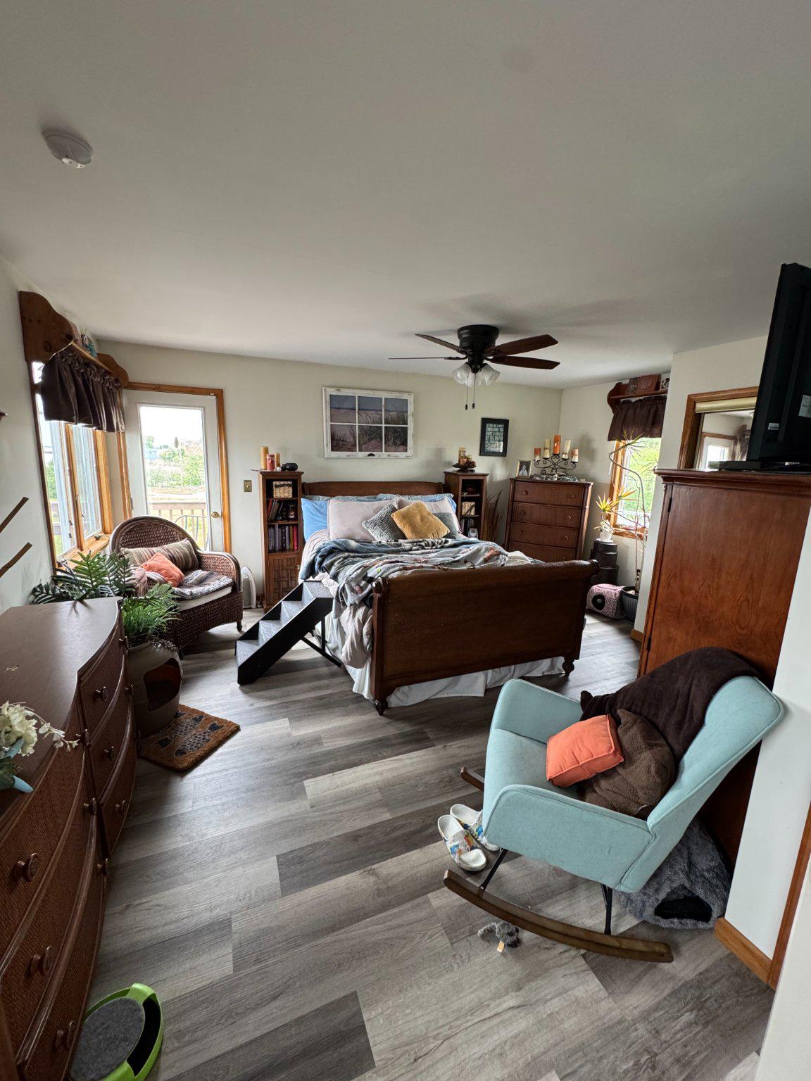 74 Sinnickson Landing Road Salem, NJ 08079 - Photo 26 of 51 a living room with furniture