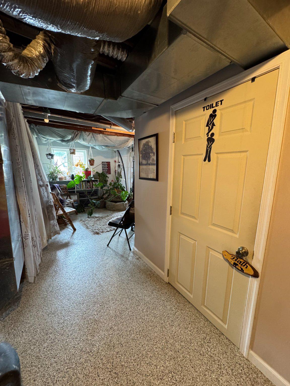 74 Sinnickson Landing Road Salem, NJ 08079 - Photo 40 of 51 a room with furniture and a potted plant