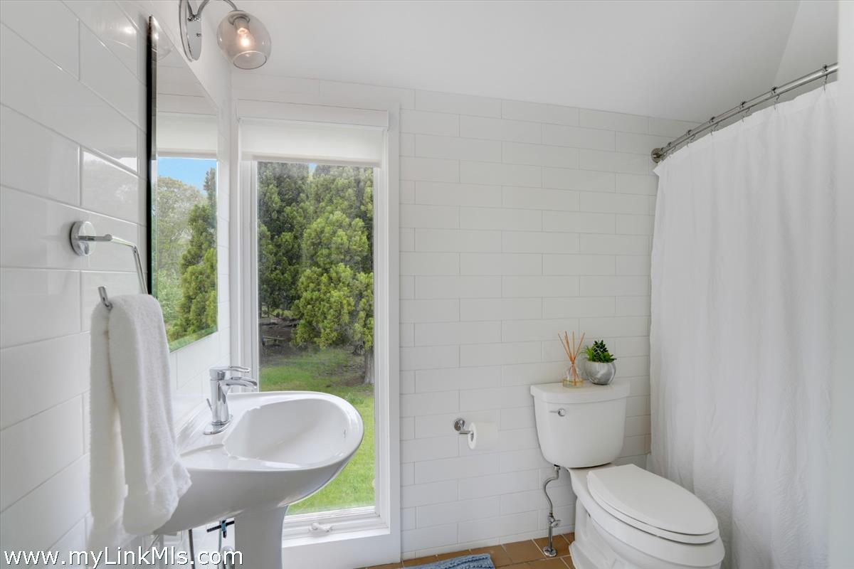 44 Cencelle Chilmark, MA 02535 - Photo 24 of 51