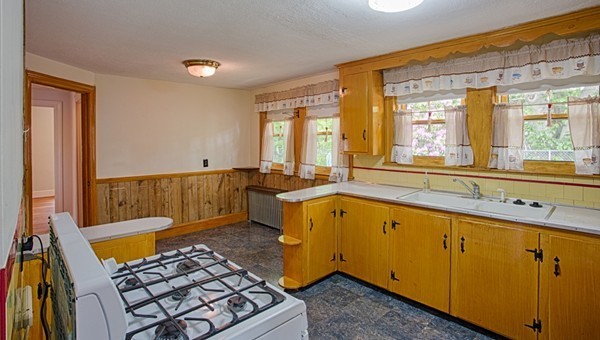 17 Winslow Road Beverly, MA 01915 - Photo 7 of 16 Gallery Image 7