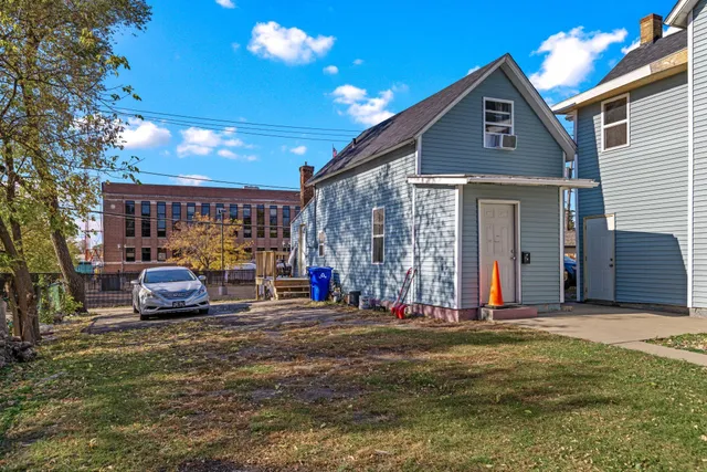 $260,000 | 821 Hardenbergh Place, St. Paul, MN 55117