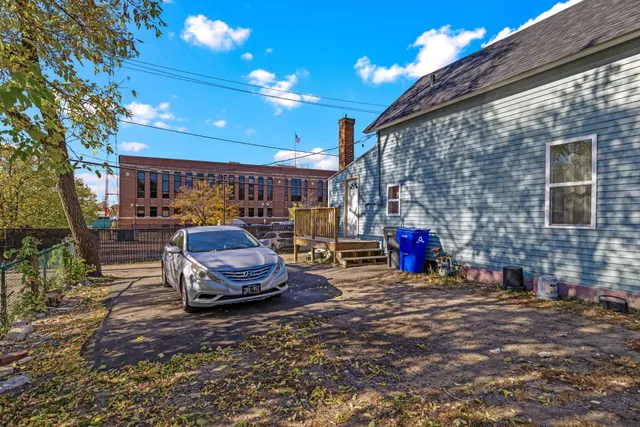 $260,000 | 821 Hardenbergh Place, St. Paul, MN 55117