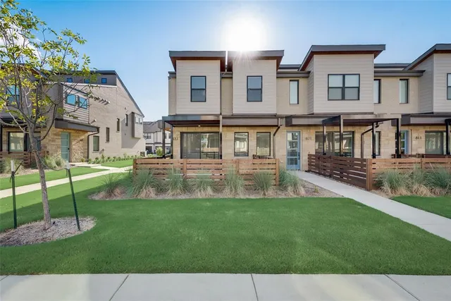 $2,800 | 831 Cavitt Court, Prosper, TX 75078