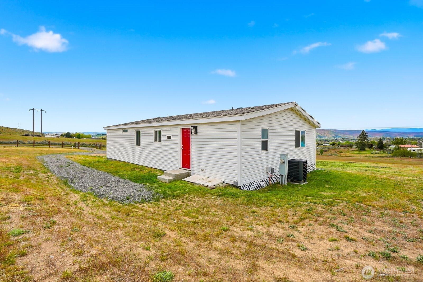 671 Hull Road Selah, WA 98942 - Photo 5 of 31 Gallery Image 5