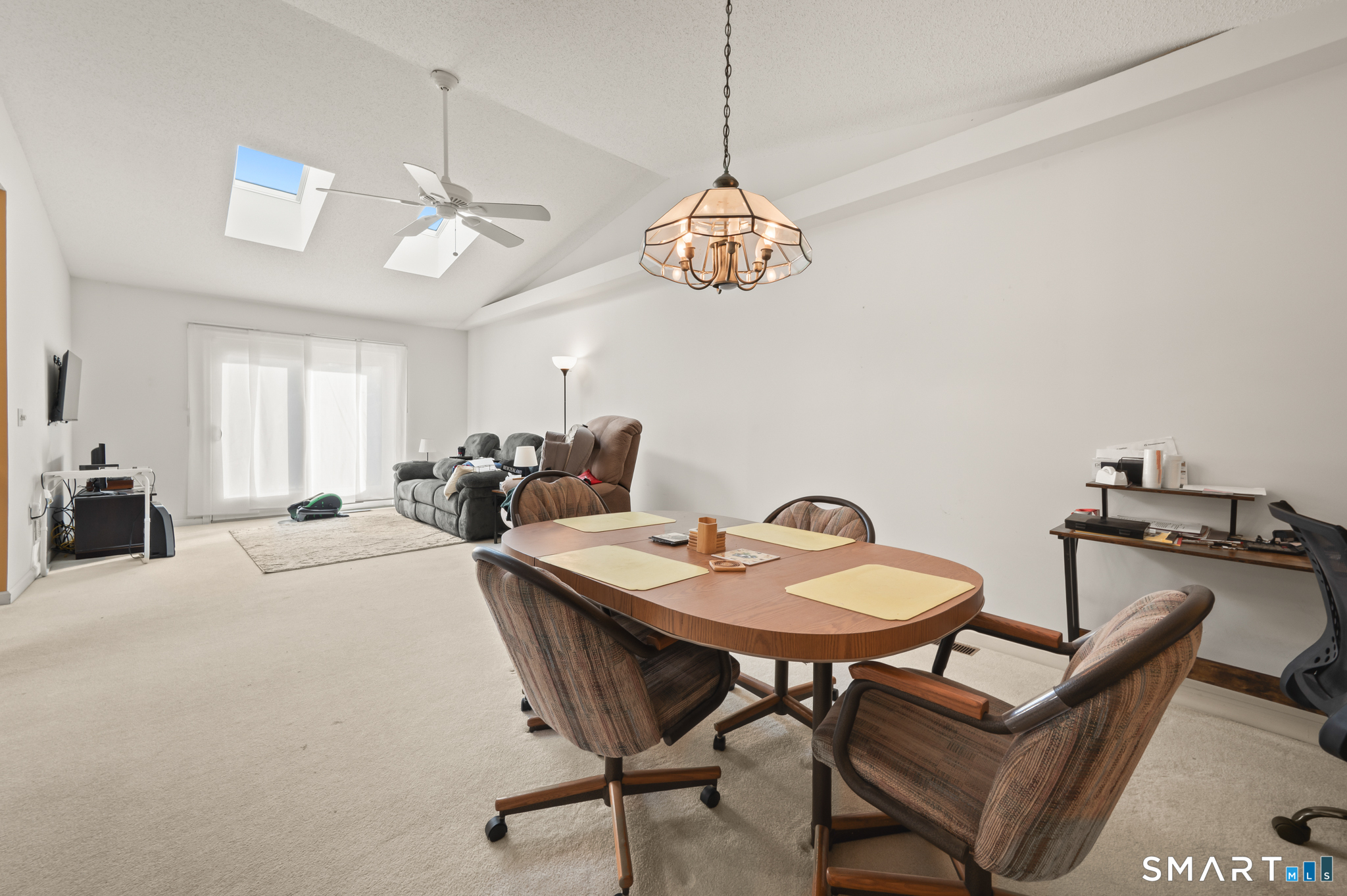 117 Dibble Hollow Lane, Unit 117 Windsor Locks, CT 06096 - Photo 6 of 34 a view of a dining room with furniture