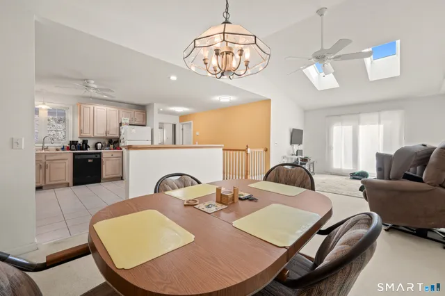 $219,900 | 117 Dibble Hollow Lane, Unit 117, Windsor Locks, CT 06096