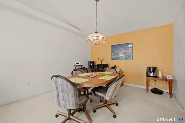 $219,900 | 117 Dibble Hollow Lane, Unit 117, Windsor Locks, CT 06096