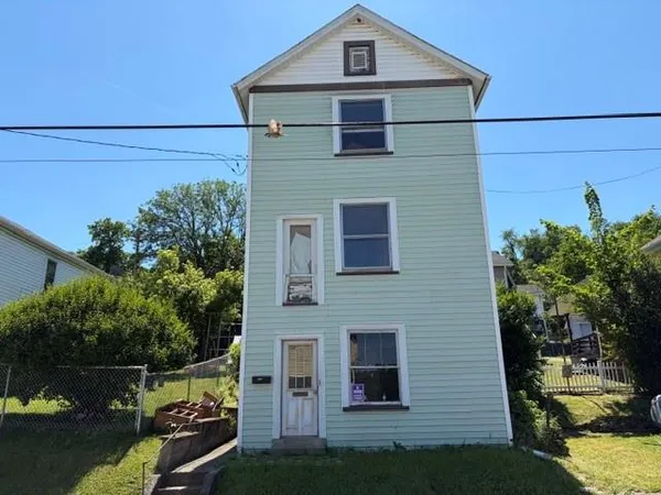 $20,000 | 939 Meadow Avenue, Charleroi, PA 15022