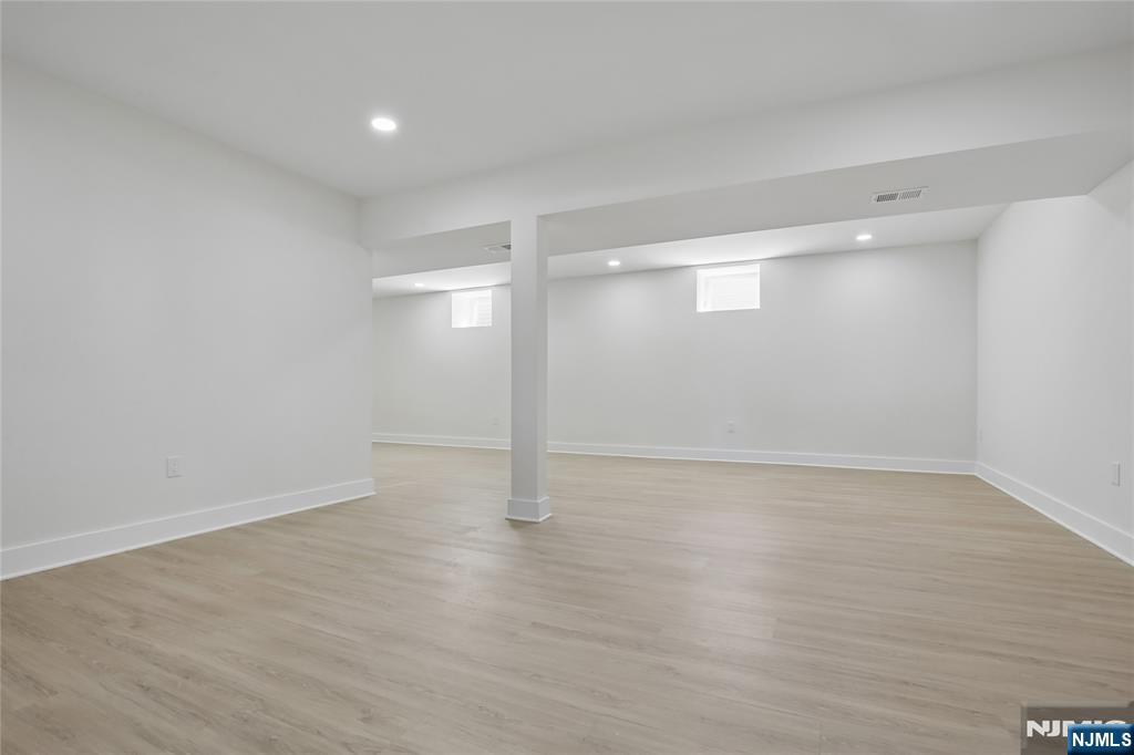 318 East Halsey Road Parsippany, NJ 07054 - Photo 33 of 38