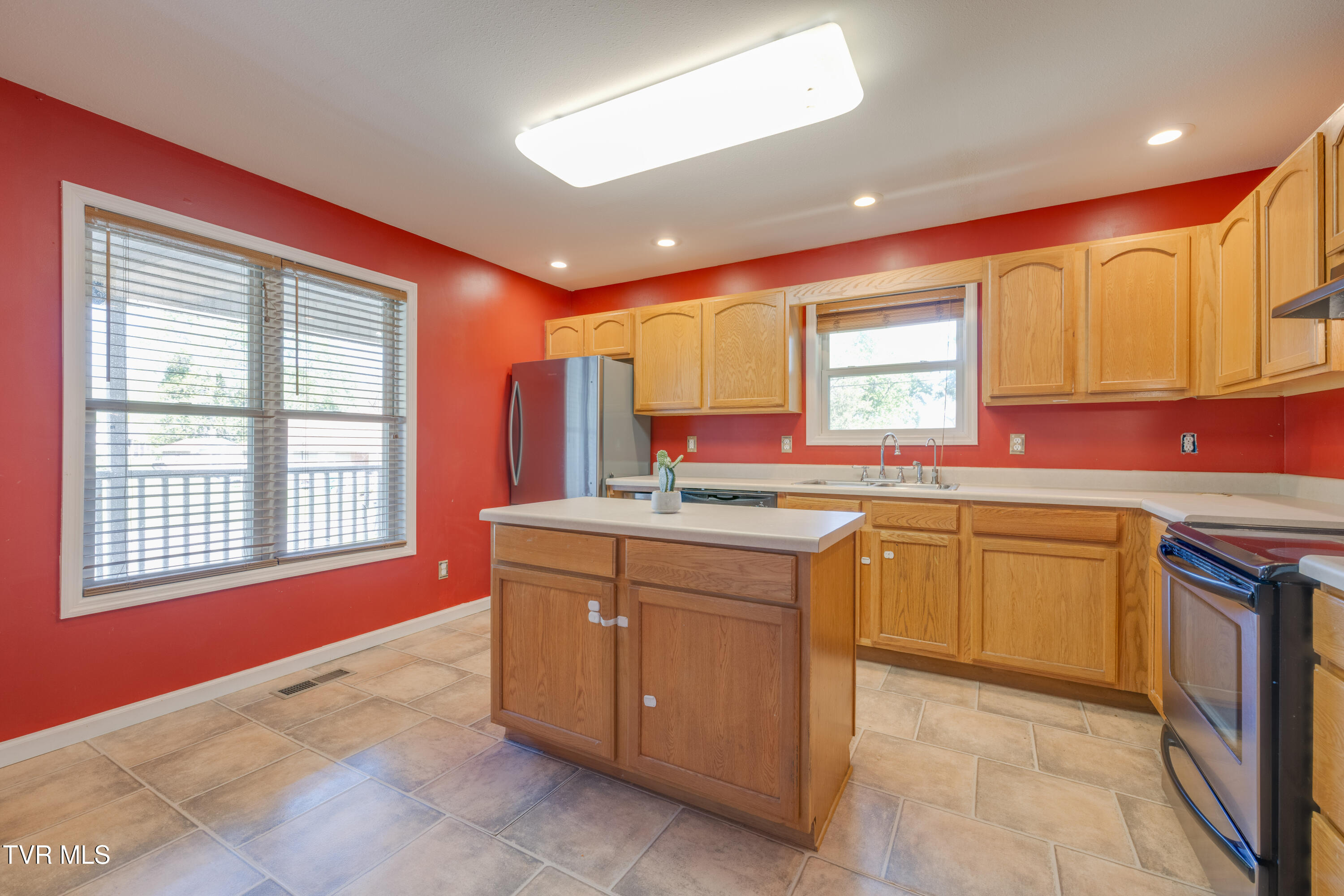 154 Sycamore Street Erwin, TN 37650 - Photo 11 of 38 1000045249