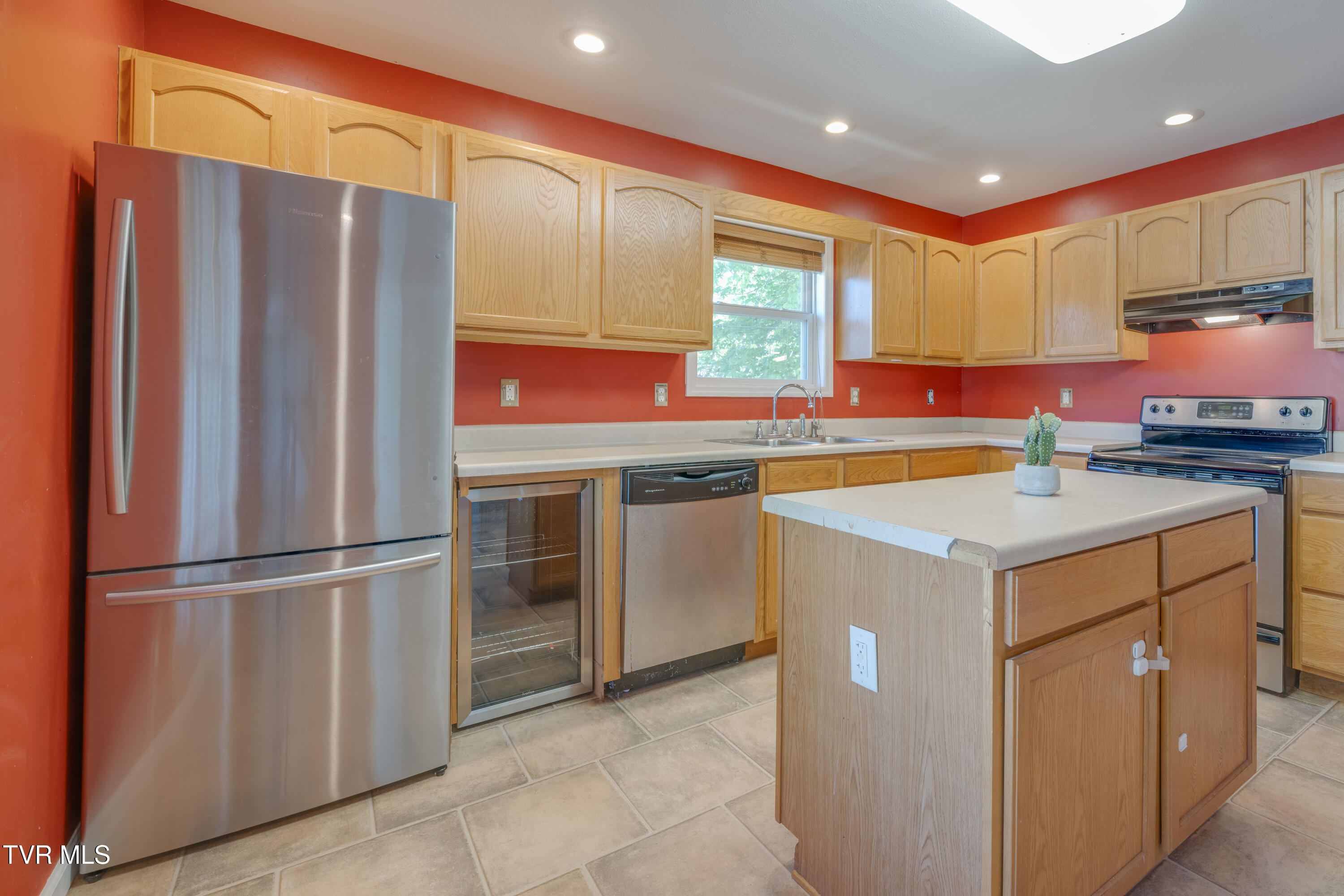 154 Sycamore Street Erwin, TN 37650 - Photo 12 of 38 1000045251