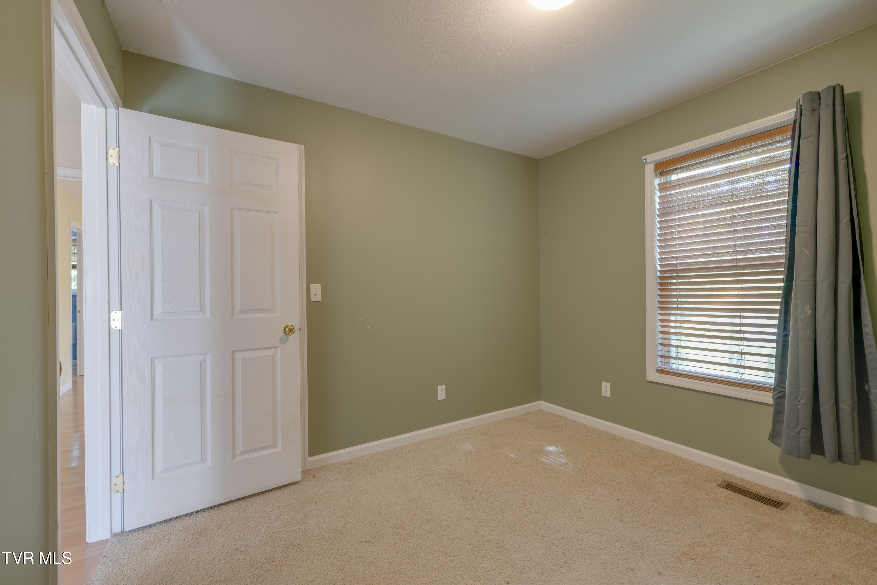 154 Sycamore Street Erwin, TN 37650 - Photo 20 of 38 1000045259