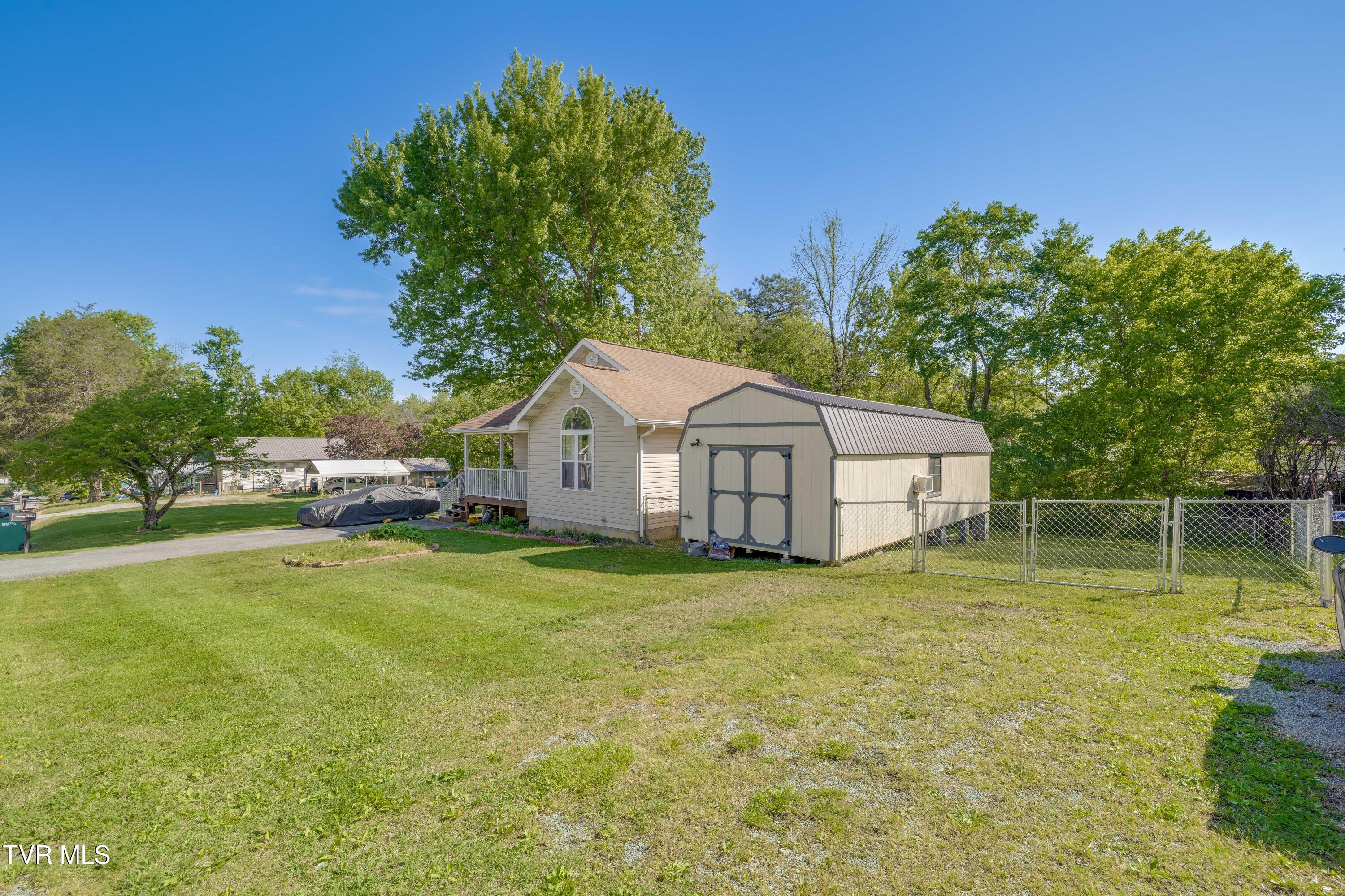 154 Sycamore Street Erwin, TN 37650 - Photo 2 of 38 1000045240