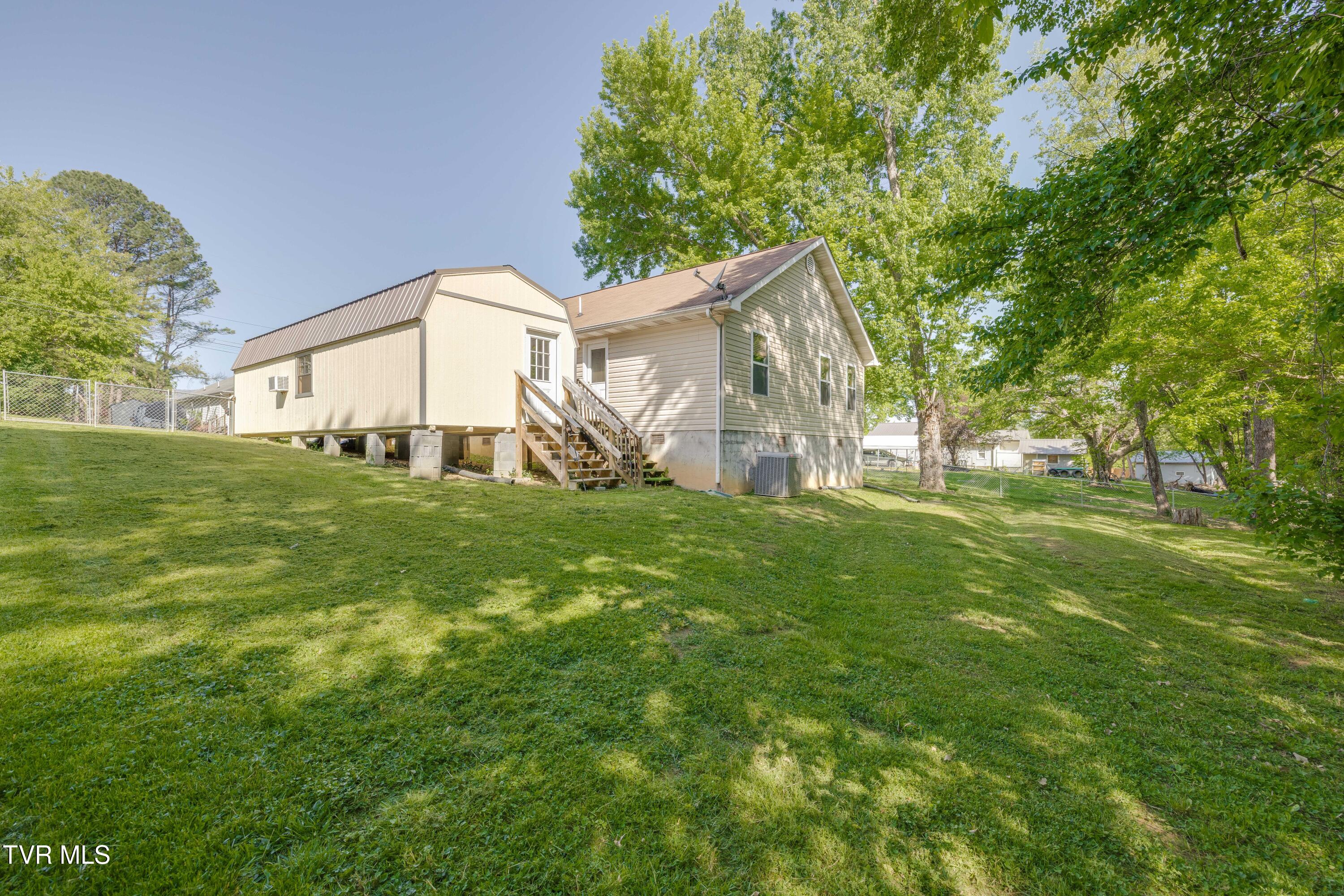 154 Sycamore Street Erwin, TN 37650 - Photo 30 of 38 1000045269