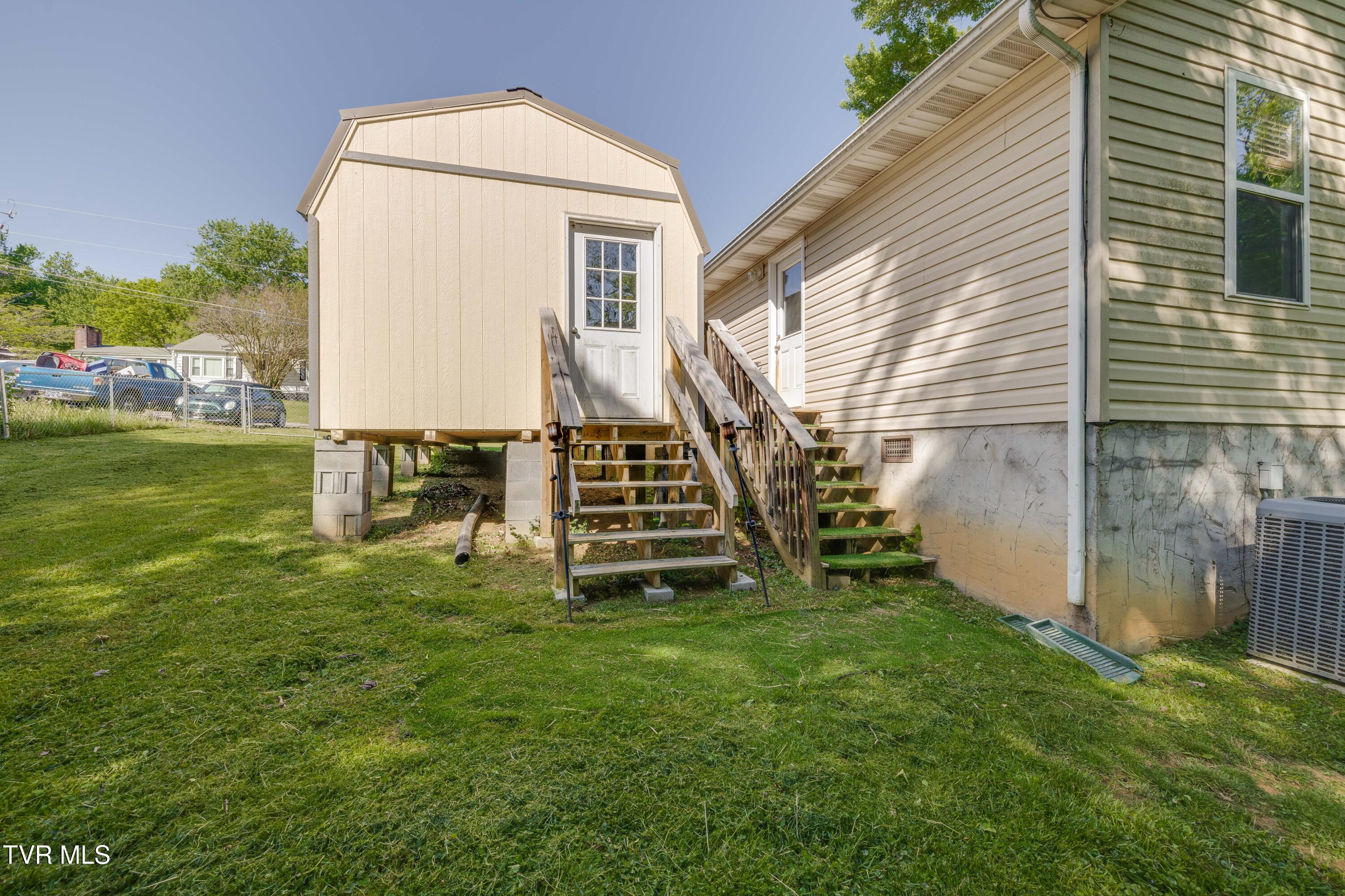 154 Sycamore Street Erwin, TN 37650 - Photo 31 of 38 1000045270