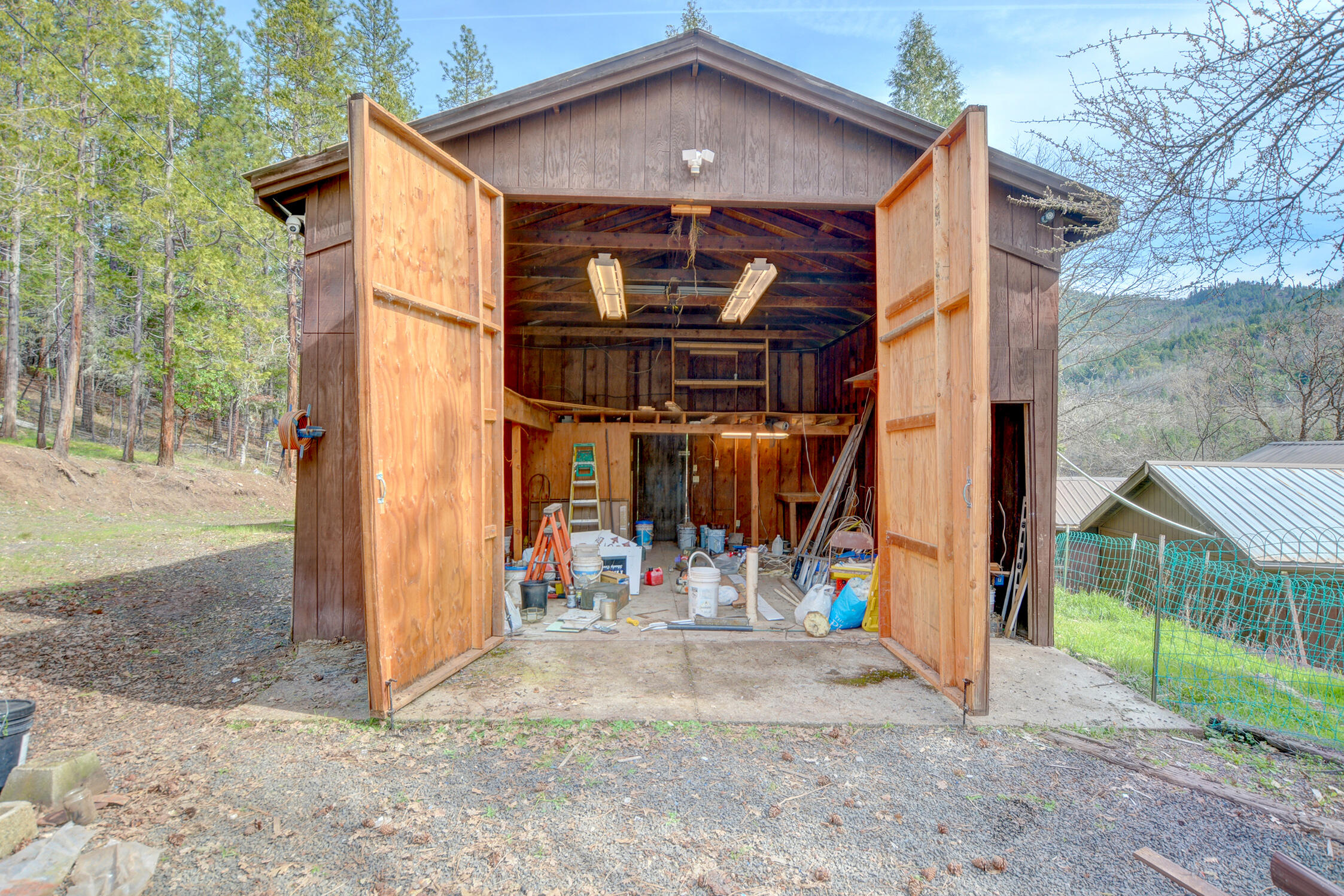 5492 Highway 227 Trail, OR 97541 - Photo 32 of 57