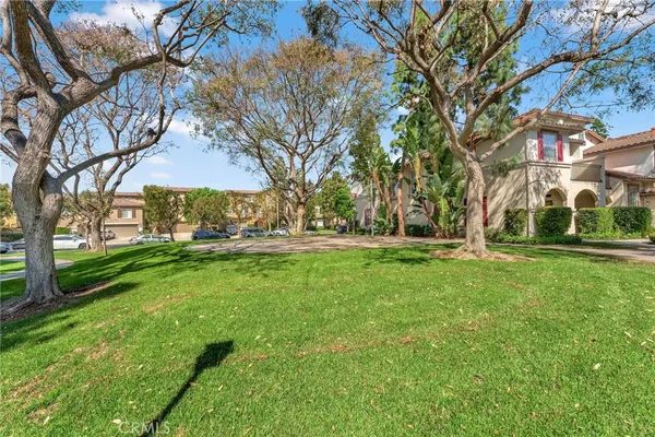 $949,888 | 304 Birch Grove, Irvine, CA 92618