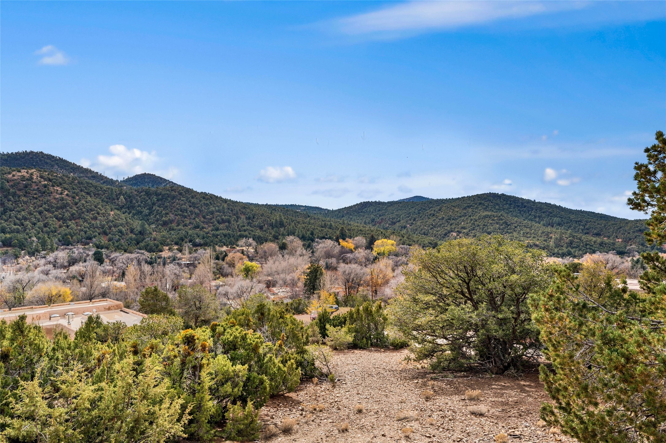 1661 Cerro Gordo Road, Unit E Santa Fe, NM 87501 - Photo 40 of 50 Views!