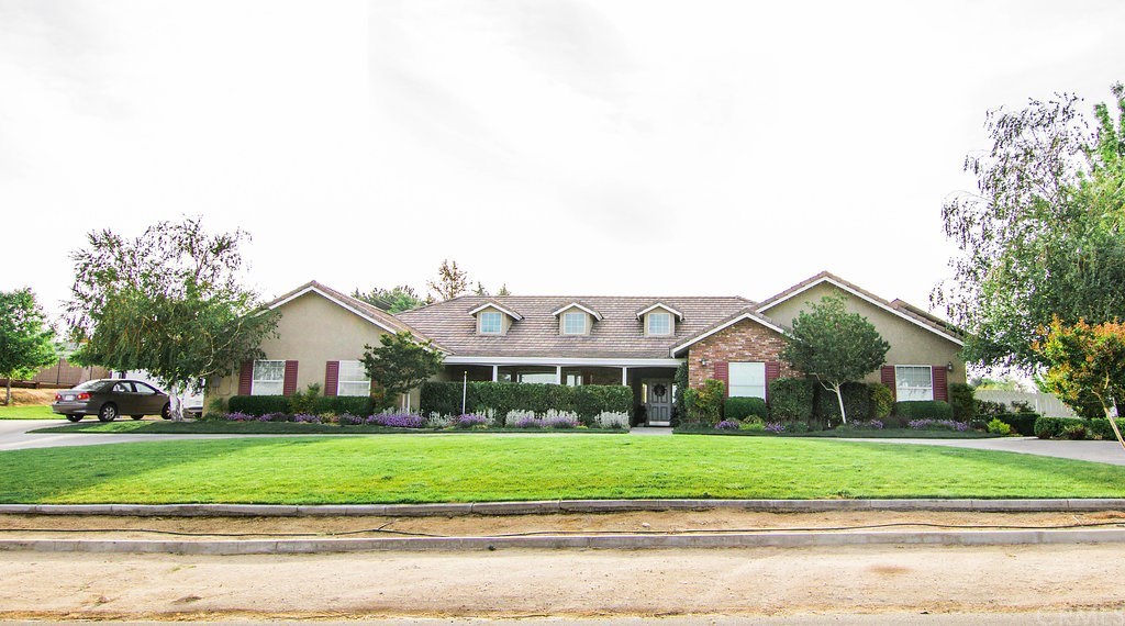 14095 Riverside Drive Apple Valley, CA 92307 - Photo 1 of 1 Gallery Image 1