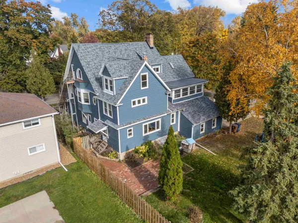 $499,900 | 515 Keyes Street, Menasha, WI 54952