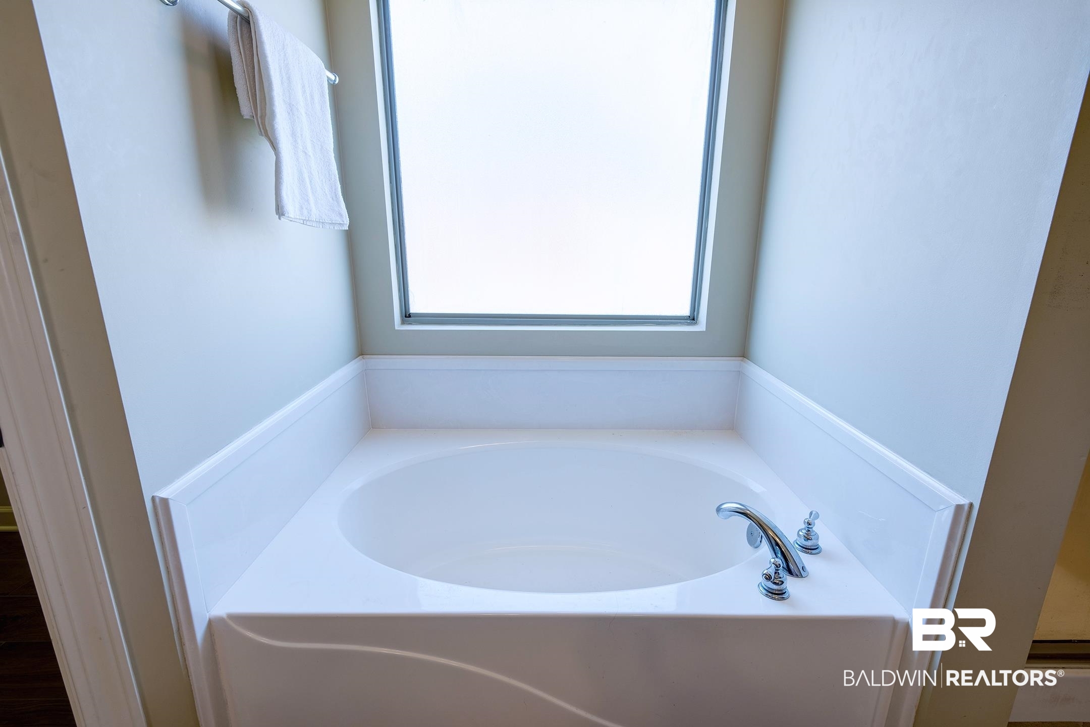 9421 Collier Loop Daphne, AL 36526 - Photo 26 of 31 Full bath featuring a garden tub