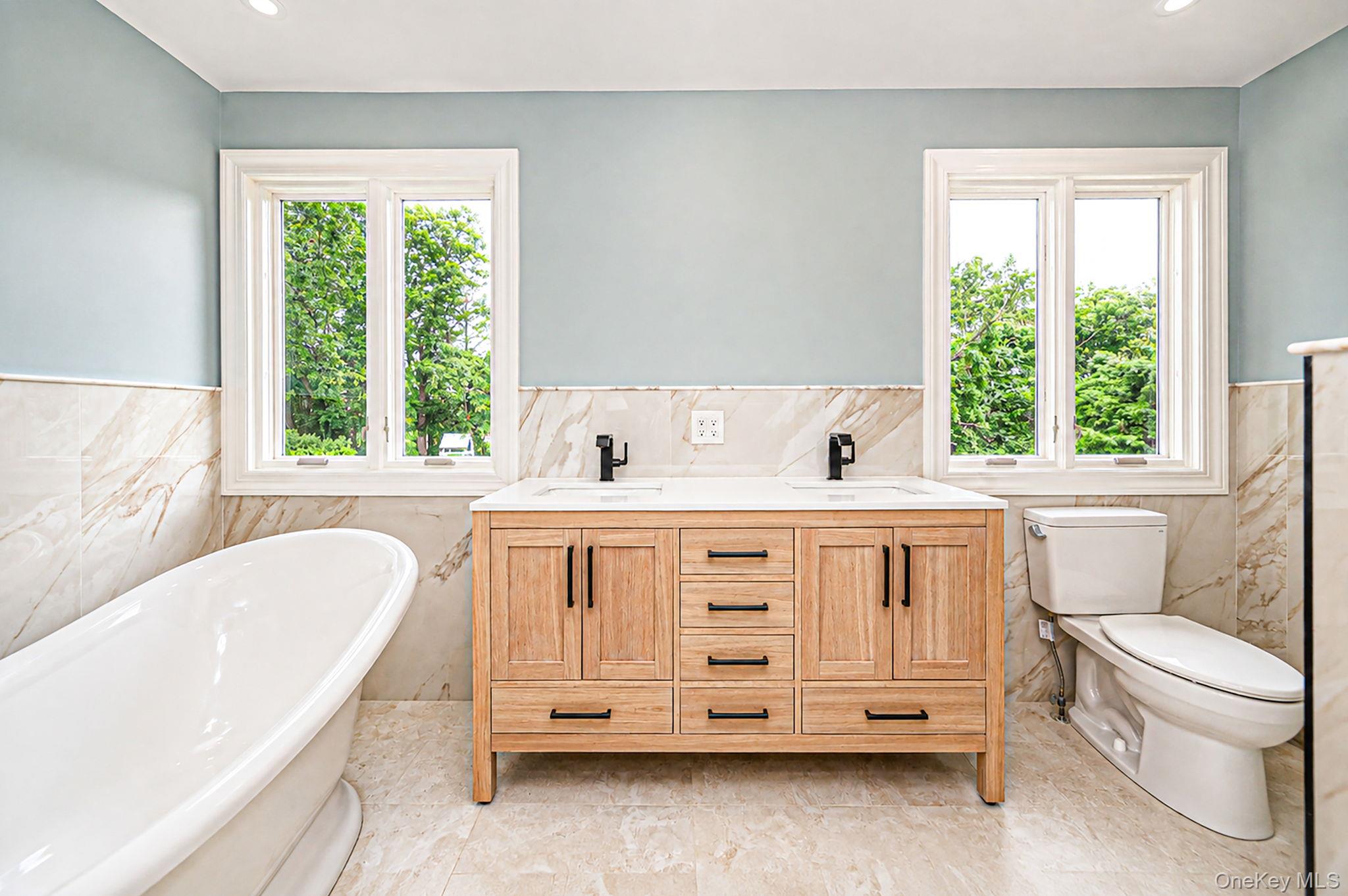 32 Annandale Road Commack, NY 11725 - Photo 21 of 49 Gallery Image 21