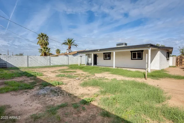 $344,999 | 2739 West Hazelwood Street, Phoenix, AZ 85017