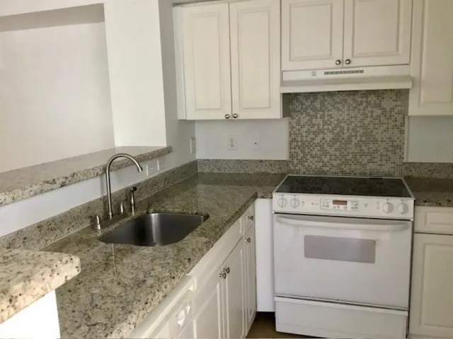 $269,500 | 4820 North State Road 7, Unit 10105, Pompano Beach, FL 33073