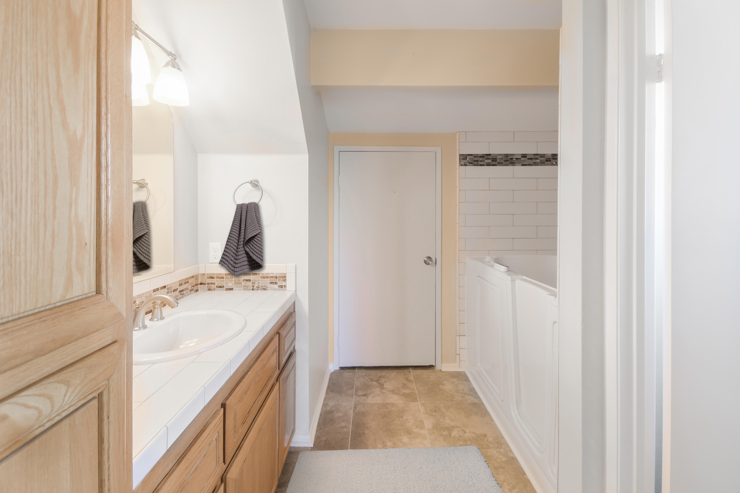 44127 Ruthron Avenue Lancaster, CA 93536 - Photo 16 of 24 DSC_9951