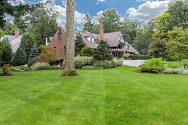 33 Allen Road Wellesley, MA 02481 - Photo 2 of 30