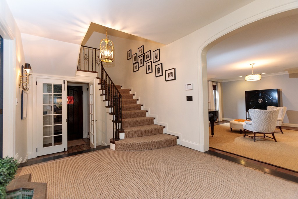33 Allen Road Wellesley, MA 02481 - Photo 4 of 30