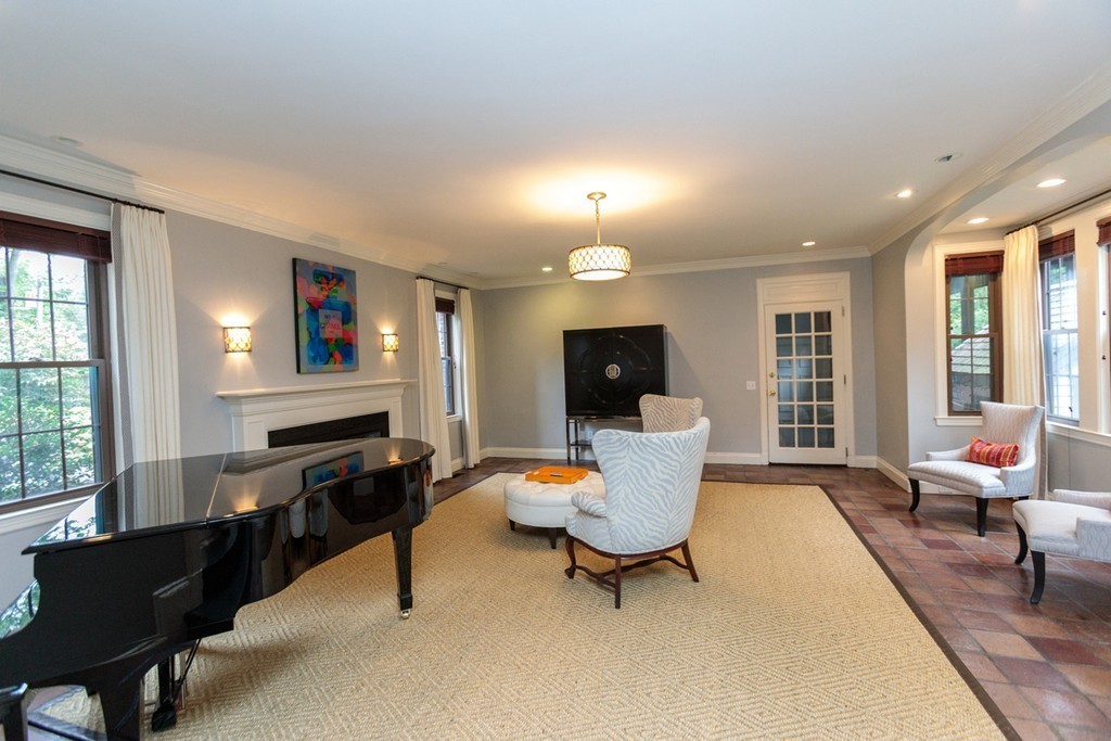 33 Allen Road Wellesley, MA 02481 - Photo 7 of 30