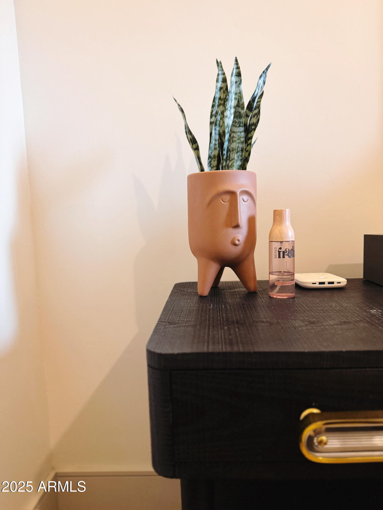 480 Cochise Road Munds Park, AZ 86017 - Photo 31 of 62 a vase of flowers sitting on a table