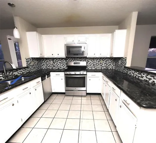 $370,000 | 2107 Meadowview Drive, Corinth, TX 76210