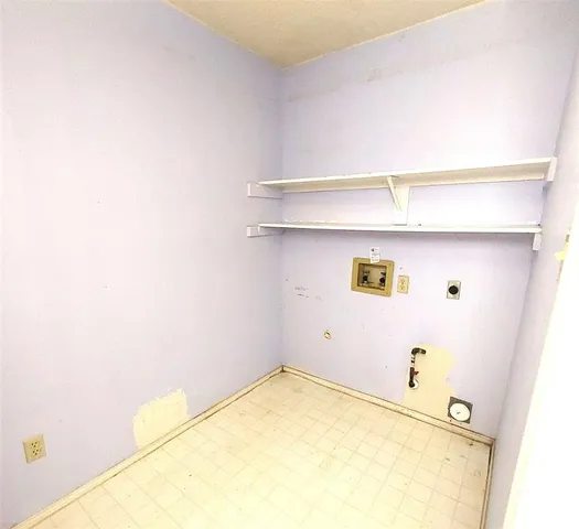 $370,000 | 2107 Meadowview Drive, Corinth, TX 76210