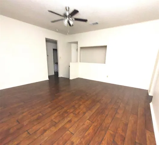 $370,000 | 2107 Meadowview Drive, Corinth, TX 76210