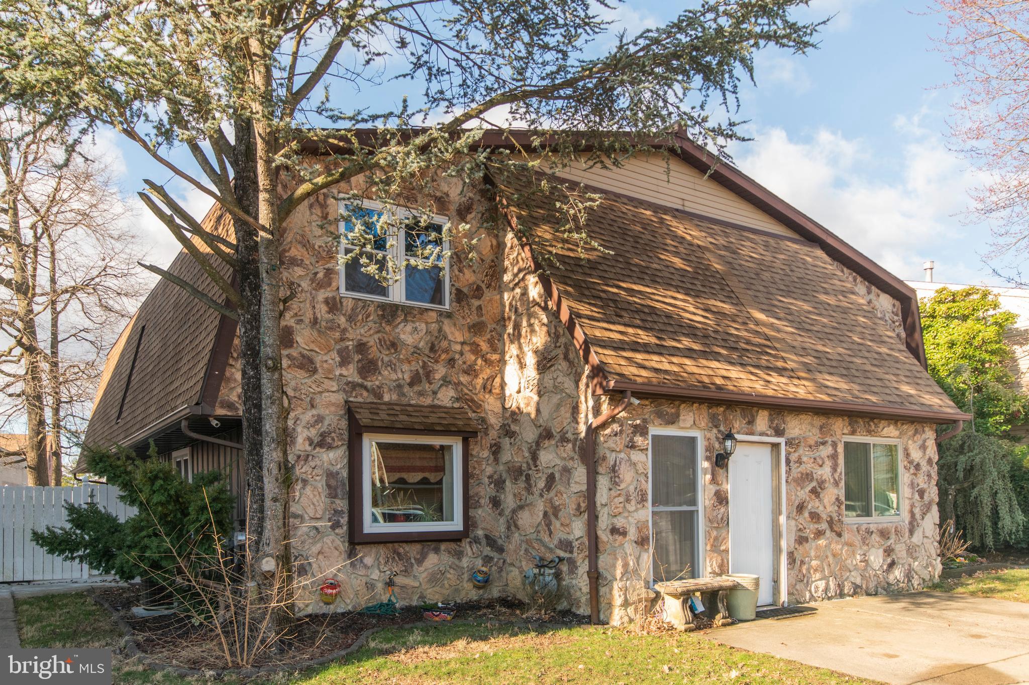 1106 Selmer Road Philadelphia, PA 19116 - Photo 1 of 25 Gallery Image 1