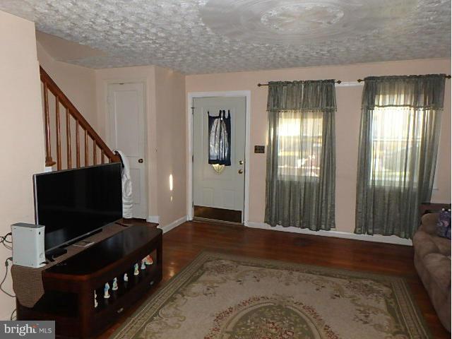 7318 Conley Street Baltimore, MD 21224 - Photo 5 of 15 Living Room