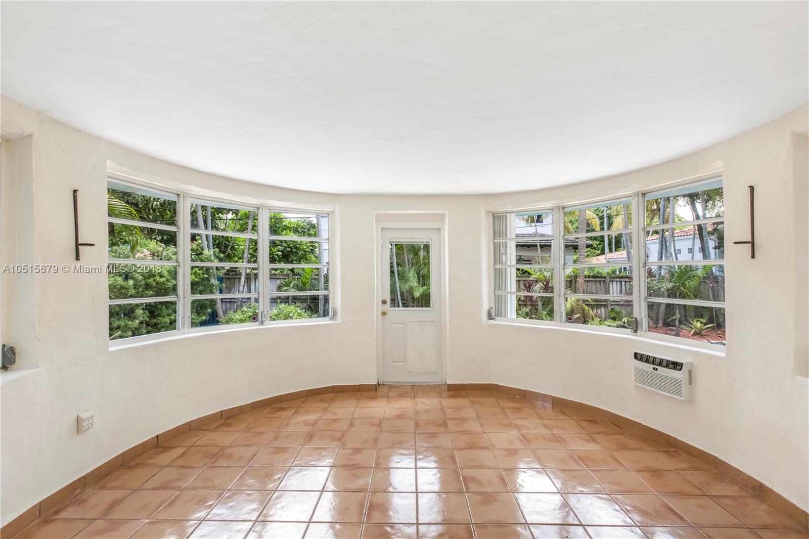 4131 Barbarossa Avenue Miami, FL 33133 - Photo 9 of 19