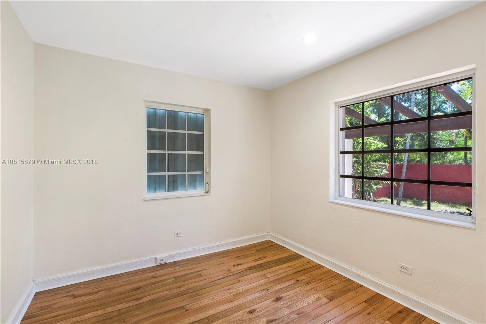 4131 Barbarossa Avenue Miami, FL 33133 - Photo 10 of 19