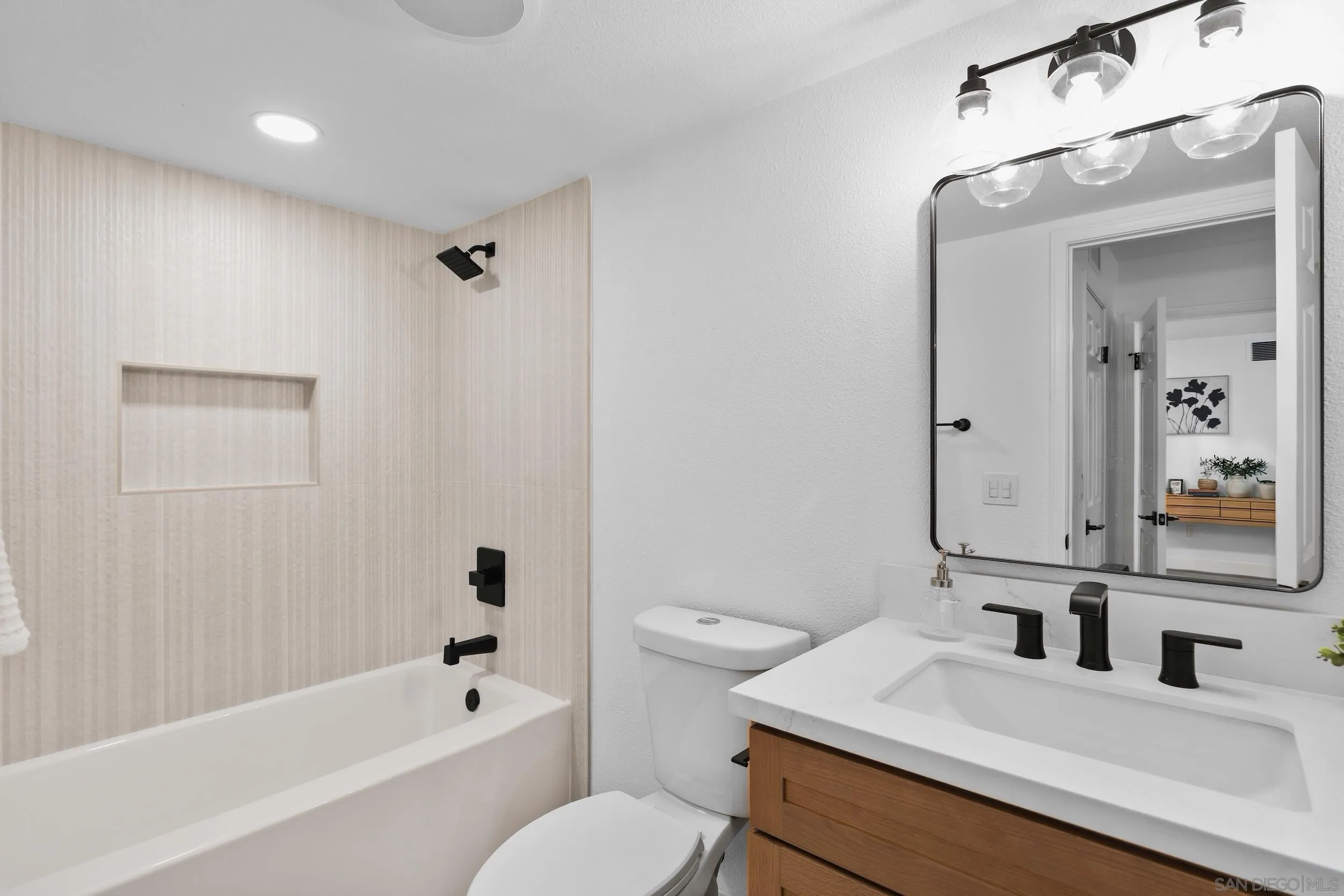110 Mangano Circle Encinitas, CA 92024 - Photo 11 of 14 Gallery Image 11