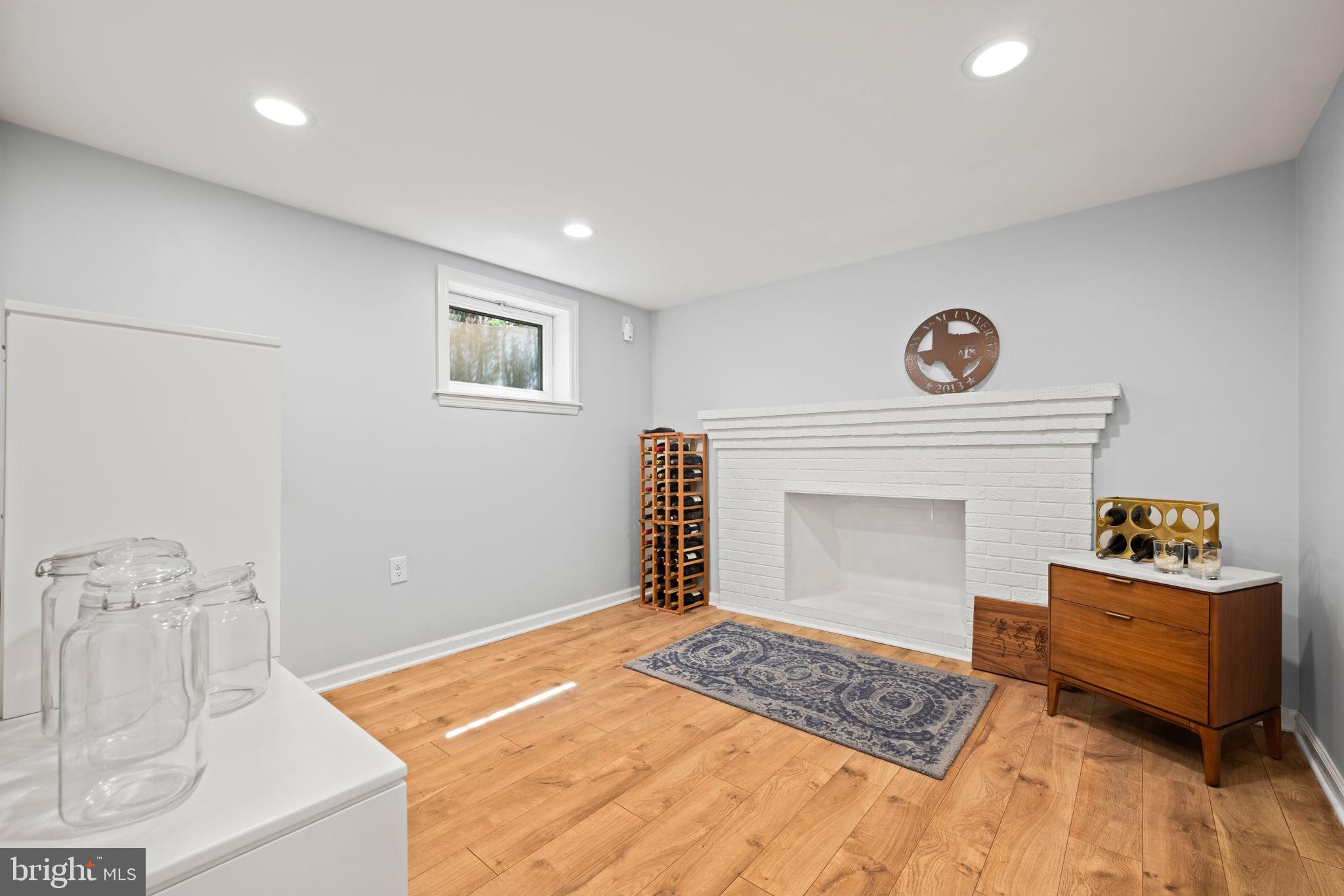 3814 Hillcrest Lane Annandale, VA 22003 - Photo 36 of 48 a living room with furniture and a table