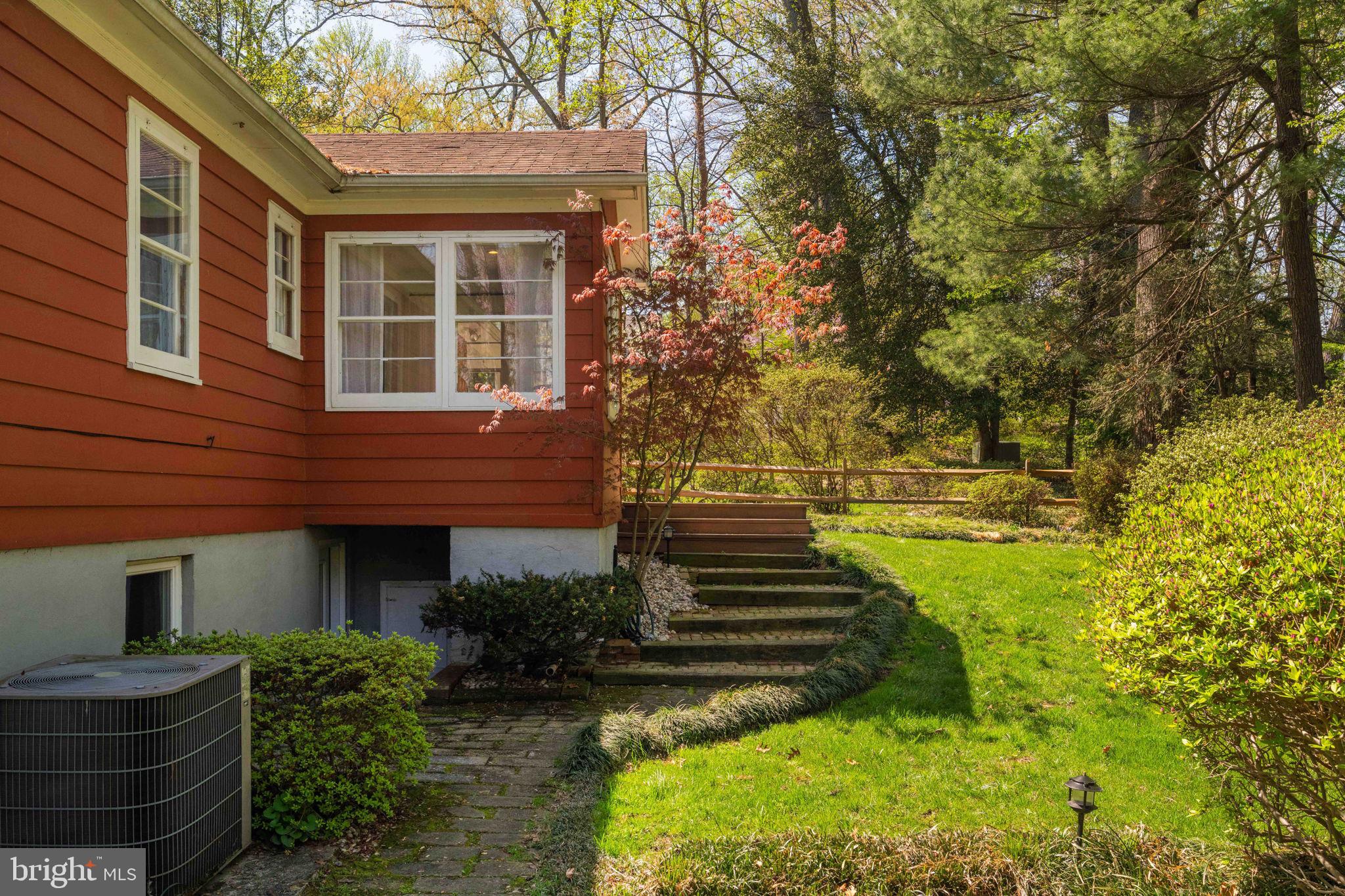 3814 Hillcrest Lane Annandale, VA 22003 - Photo 43 of 48 a view of a house with backyard and garden