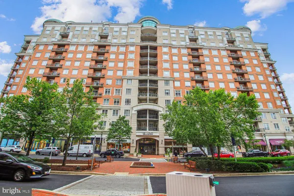 $1,800,000 | 1915 Towne Centre Boulevard, Unit 1105, Annapolis, MD 21401