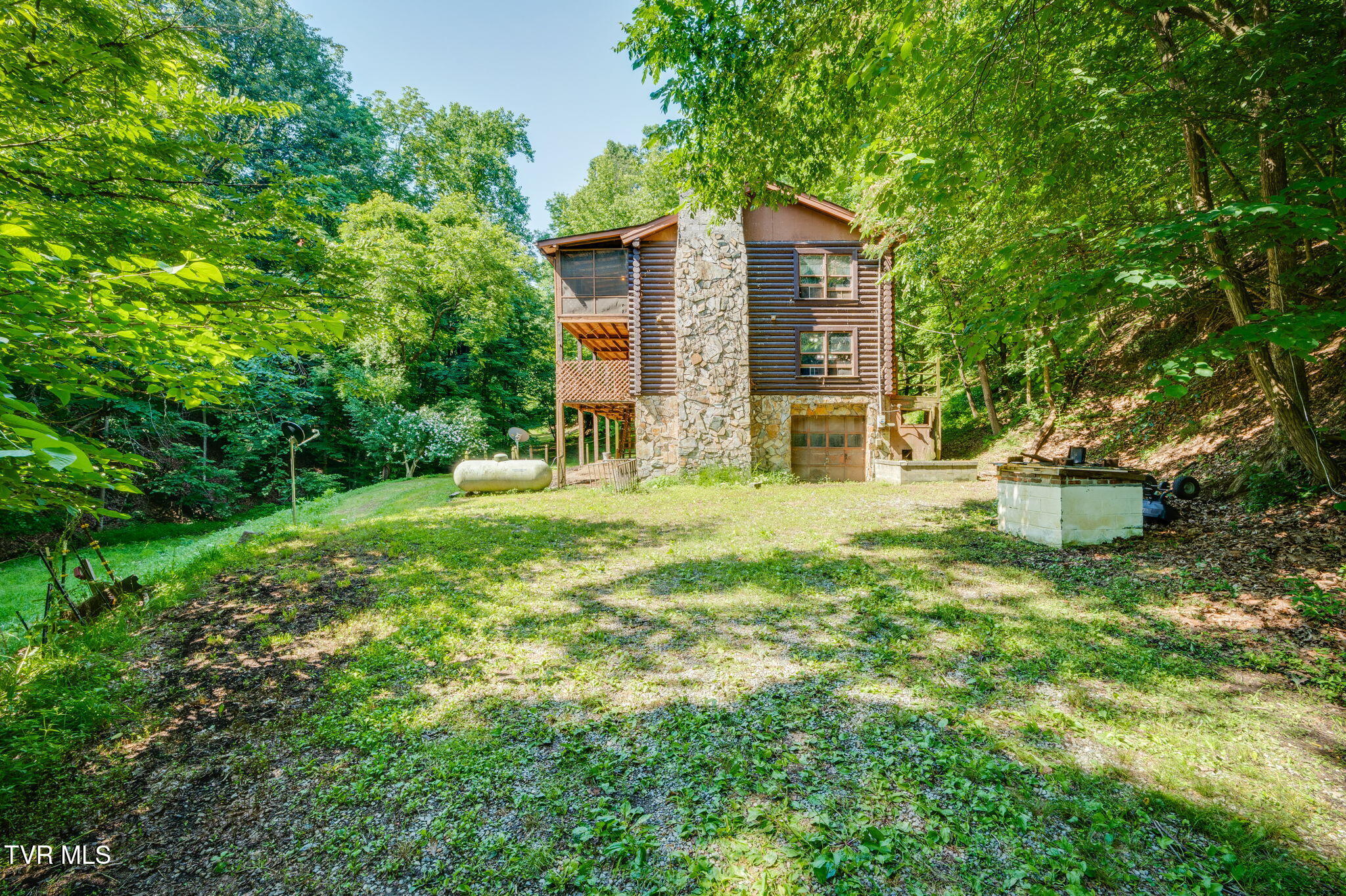 115 Bell Road Rogersville, TN 37857 - Photo 4 of 50 025