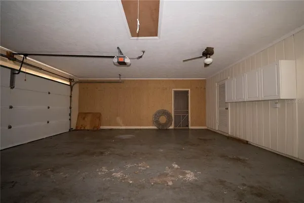 a view of a livingroom with closet